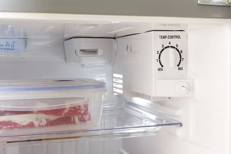 Adjusting this small button on the refrigerator can save you a lot of money on electricity: EVN also recommends doing it! - Photo 2.