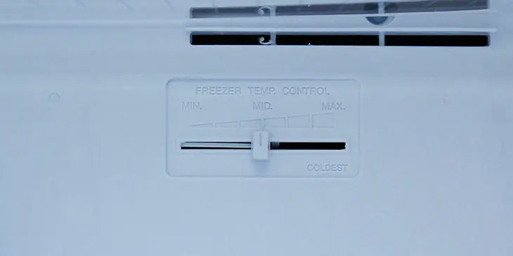 Adjusting this small button on the refrigerator can save you a lot of money on electricity: EVN also recommends doing it! - Photo 4.