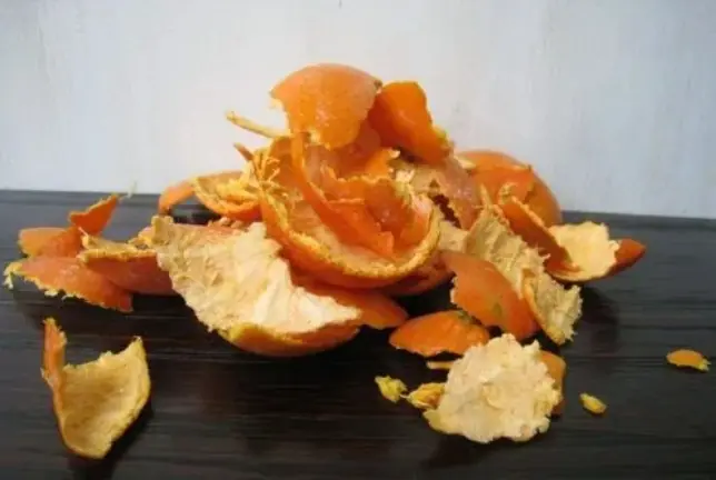 What is the effect of orange peel stuffed into mineral water bottle that everyone who knows it praises as wonderful-1