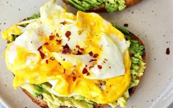 Avocado Toast with Egg – 4 Ways