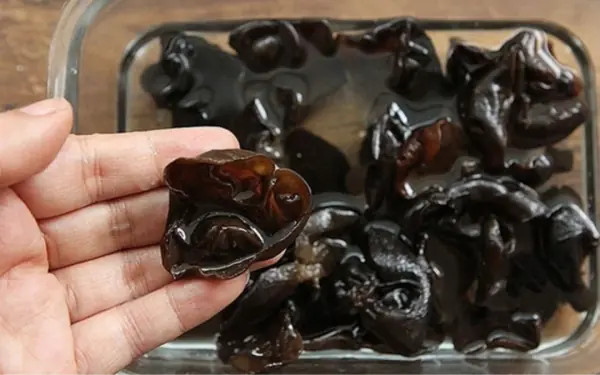 Mistakes when eating turn wood ear into "poison"
