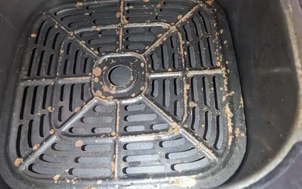 Gently Clean Your Rusty Air Fryer in Just 10 Minutes