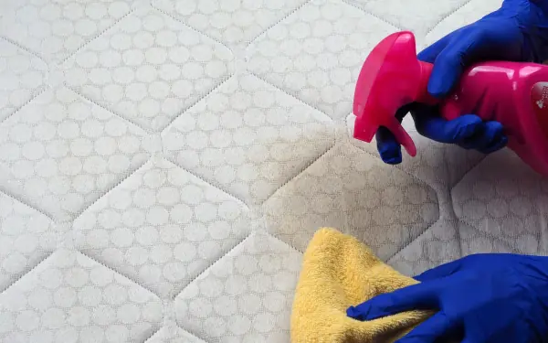 How to Clean a Mattress Quickly and Easily
