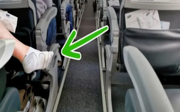 Many people still don't pay attention to this when flying