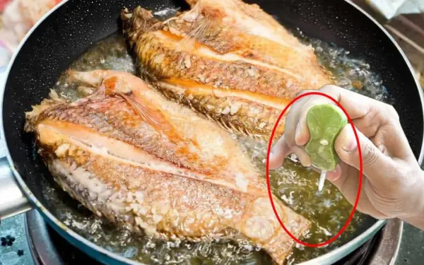 Squeezing lemon into cooking oil has many benefits. Great tip but few people know: