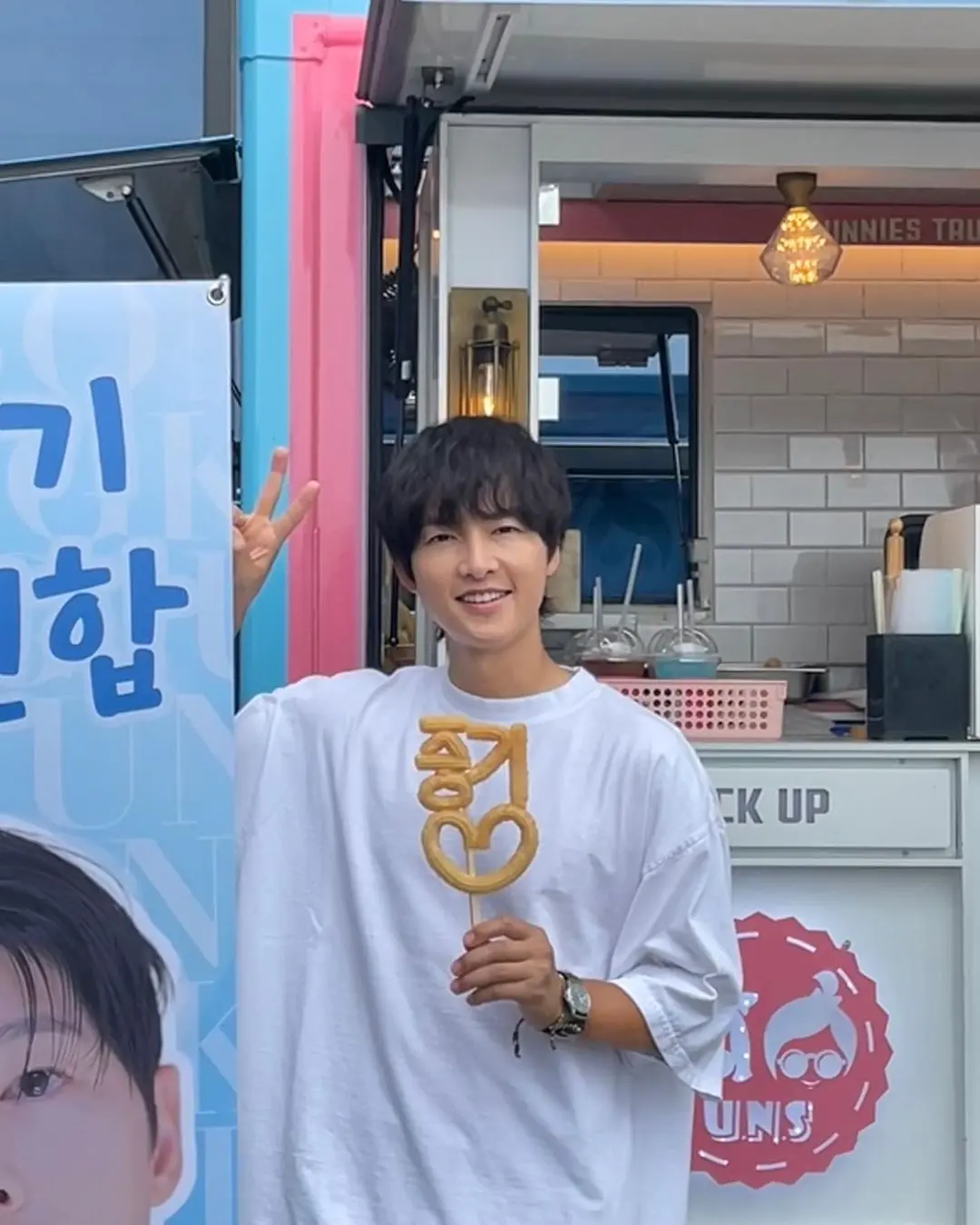 Ngoại hình của Song Joong Ki dạo này...- Ảnh 1. Ngoại hình của Song Joong Ki dạo này...- Ảnh 1.