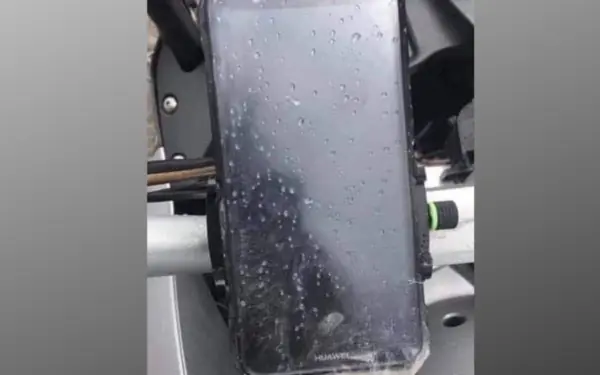 Ways to protect your phone from the rain