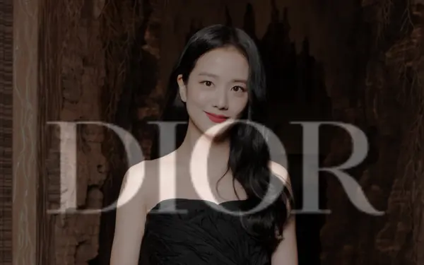 BLACKPINK’s Jisoo Takes Netizens By Surprise With Her Unique Outfit For DIOR’s Fashion Show