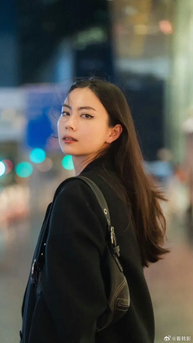 Park Seo Joon bị tung bằng chứng hẹn hò mẫu nữ kém 10 tuổi, dính nhau như sam từ Mỹ sang Nhật? - Ảnh 4.