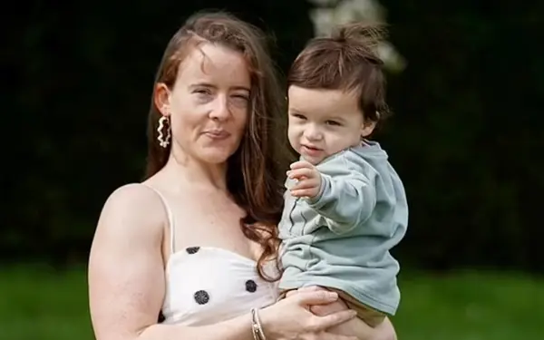 I get shamed by other mothers for being naturally pretty with a good figure - they're just jealous because I don't need lip filler to look nice