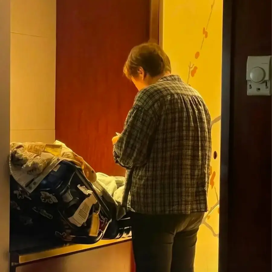 The father-in-law immediately went into his daughter-in-law's room to search for something