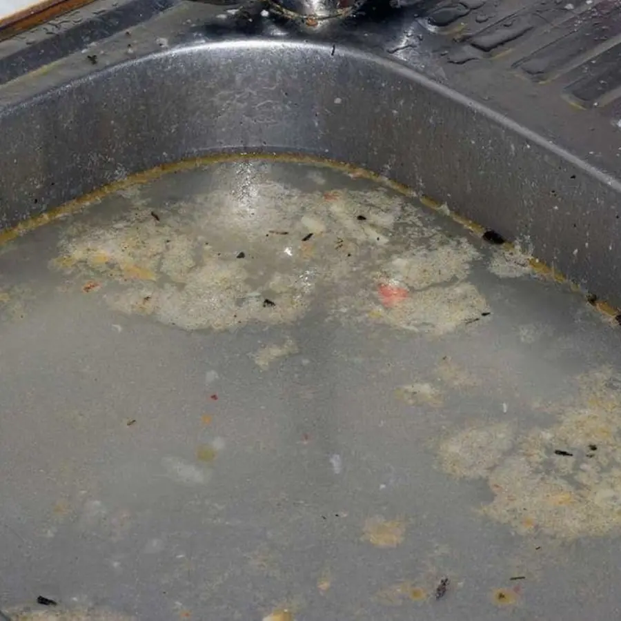 My dad taught me this trick to unclog drains in just 10 minutes with 0 effort