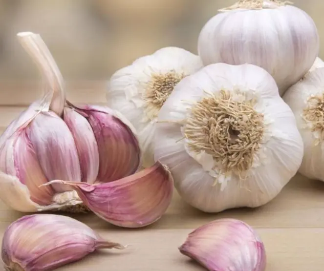 When going to the market to buy garlic, you need to pay attention