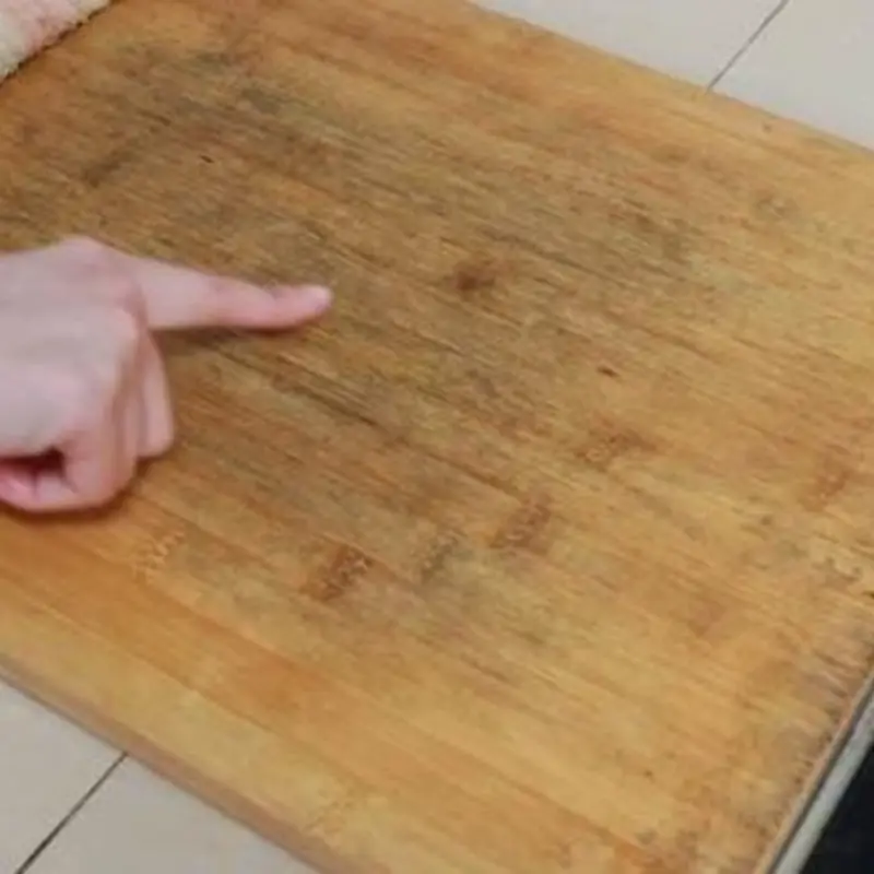 How to clean moldy wooden cutting boards super fast and effectively