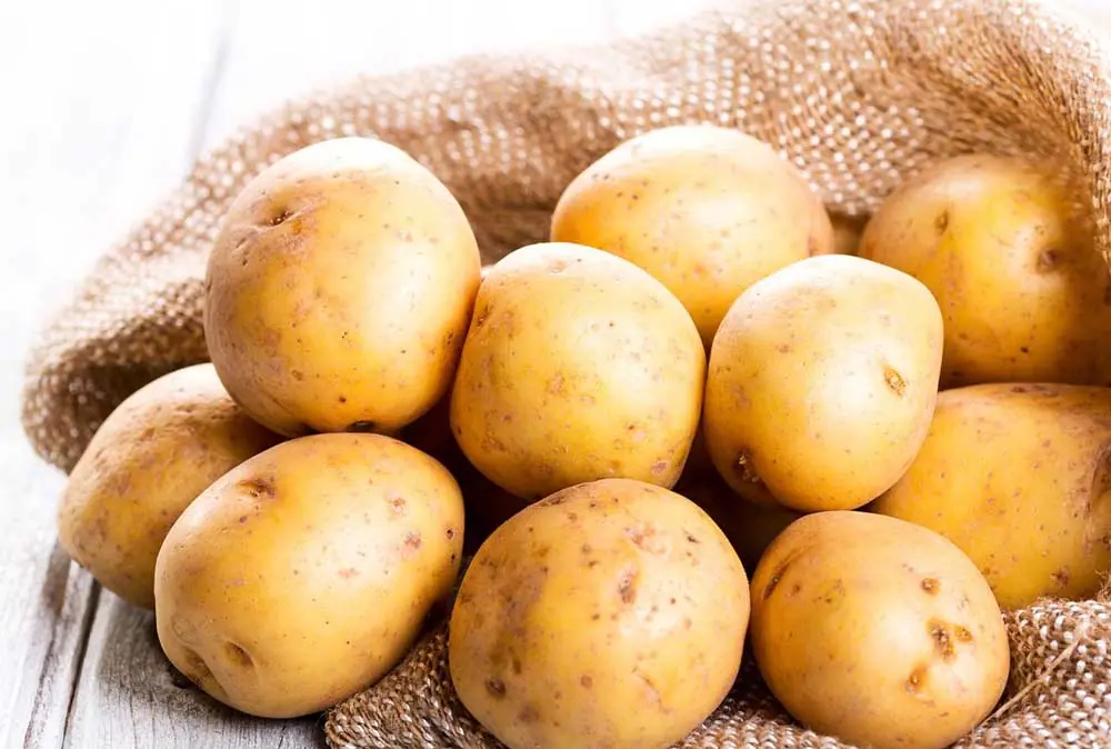 Tips to preserve potatoes from turning green or sprouting