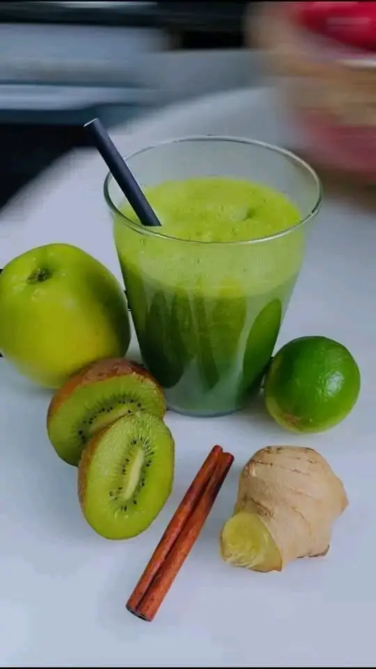 Kiwis Apples Ginger Lemon Celery And Cinnamon Smoothie Health Benefits