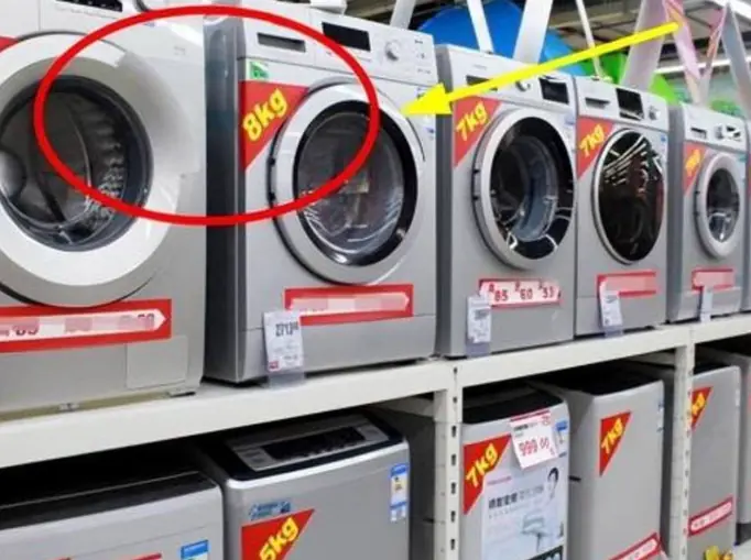 Does the weight on a washing machine refer to dry clothes or wet clothes?