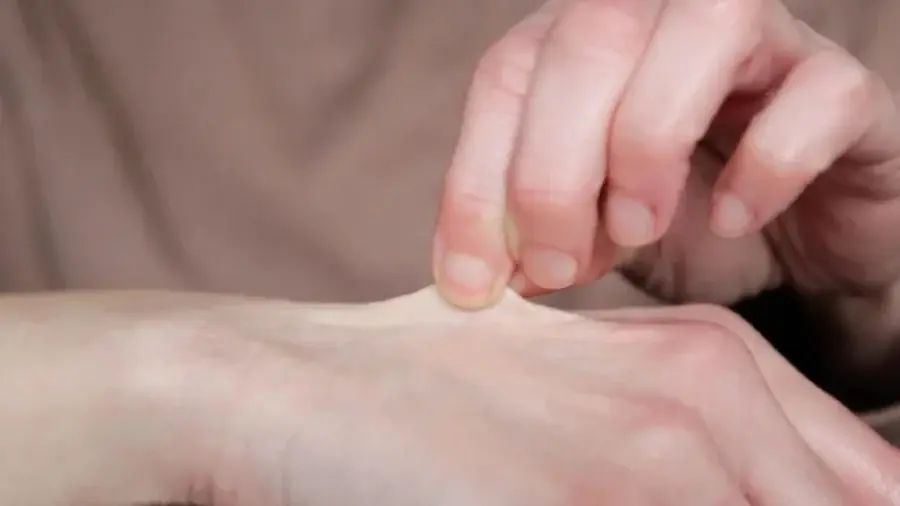 5-Second Skin Aging Test: Instantly Find Out Your Skin's Real Age