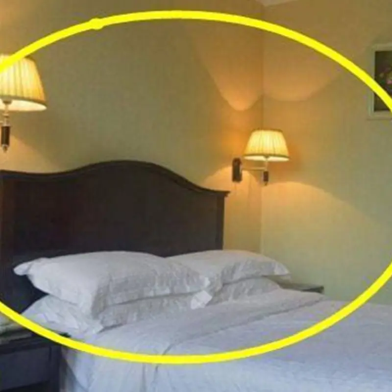 Leaving These 5 Things in Your Bedroom Will Make You “Regret It” in the Middle of the Night!