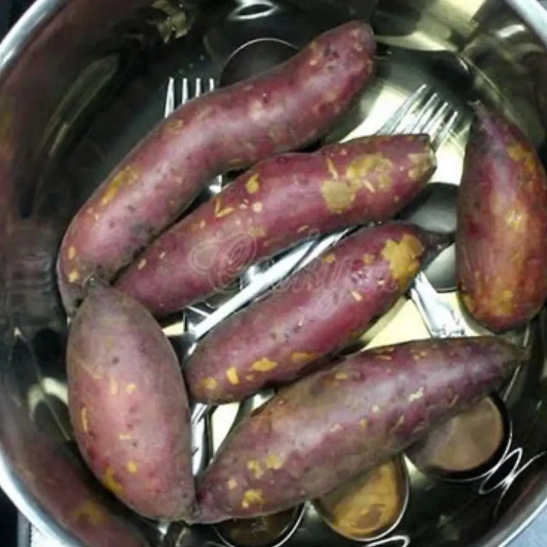 Boil potatoes without water: This way the potatoes will be soft, fragrant, and not bland.