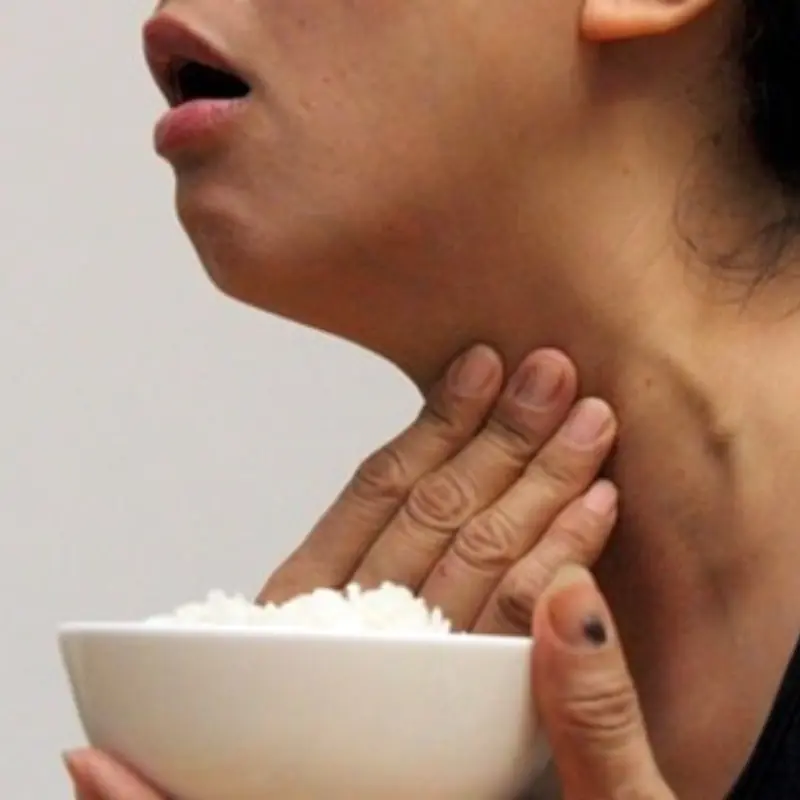Persistent Throat Tightness Mistaken for a Stomach Issue — Woman Accidentally Discovers She Has Thyroid Cancer
