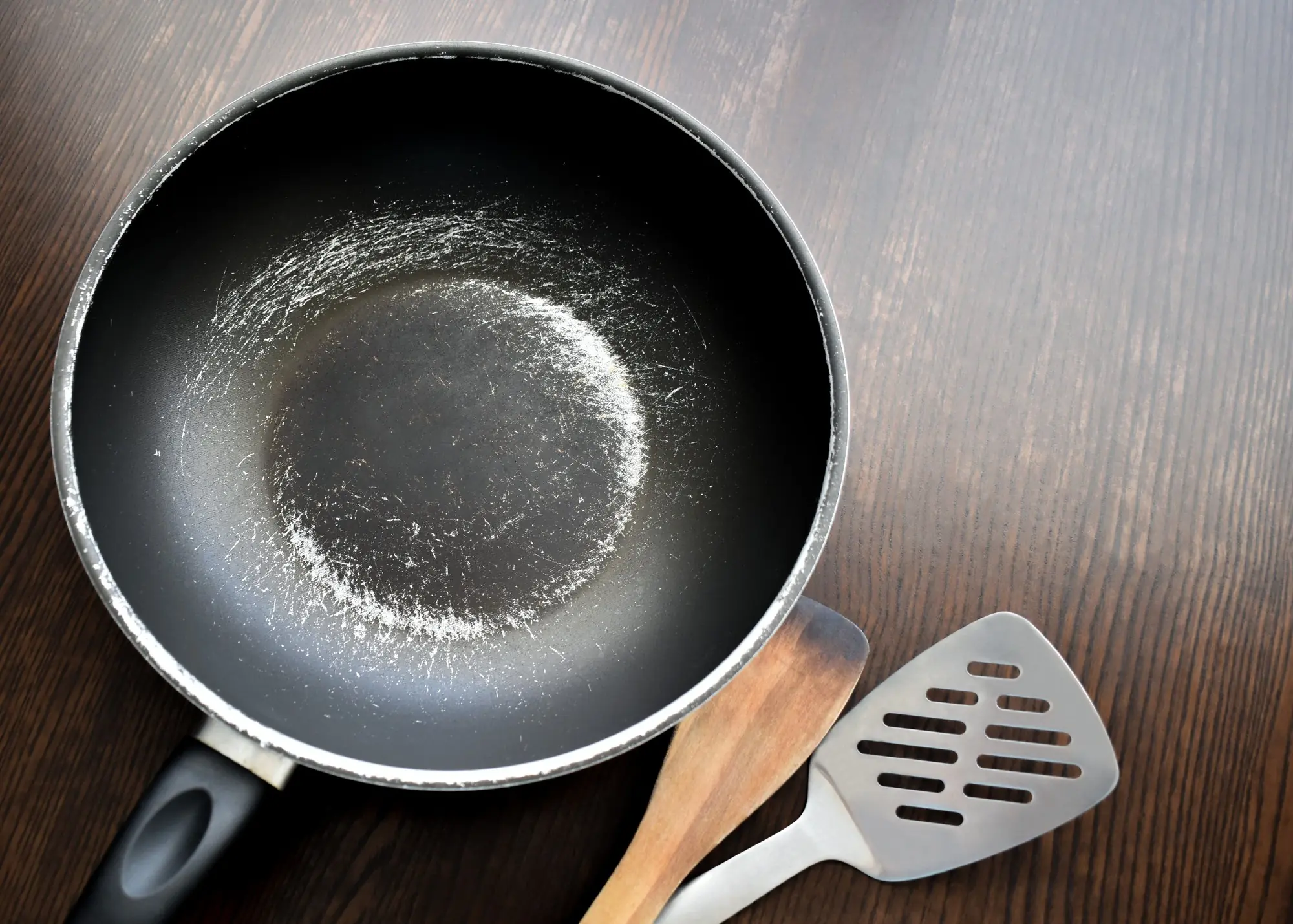 3 Common Household Items Loaded with Toxins: Many Families Use Them Daily Without Realizing the Danger