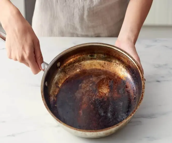 Tips to clean burnt pan in 3 minutes