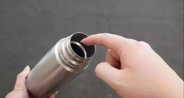 The “Dark Secret” of Thermos Bottles: Most People Use Them Without Knowing the Risks