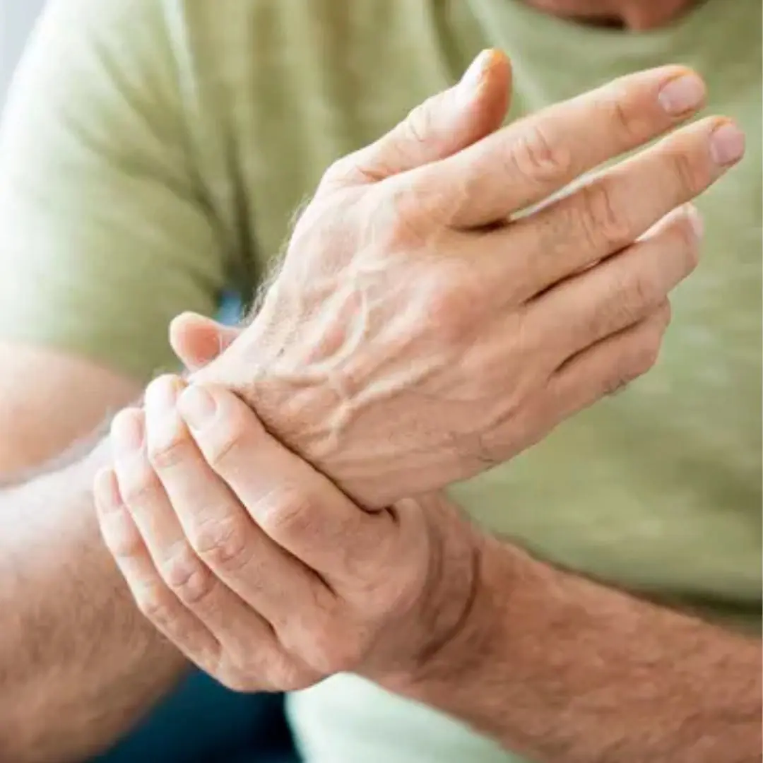 Waking Up With Numb Hands? Here's What Your Body's Trying to Tell You