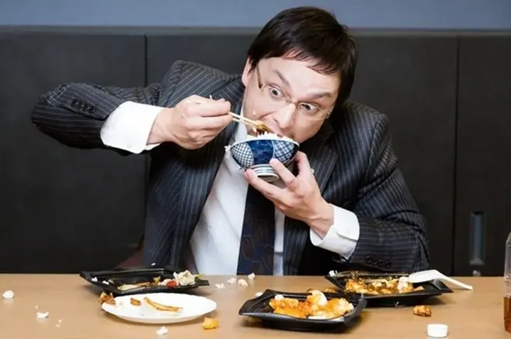 6 eating habits that silently destroy your health