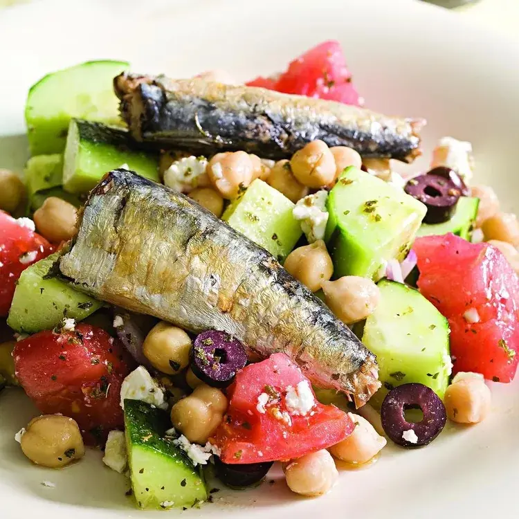Turns Out This Humble Fish Beats It — and Helps Lower Blo.od Fat and Blood Pressure
