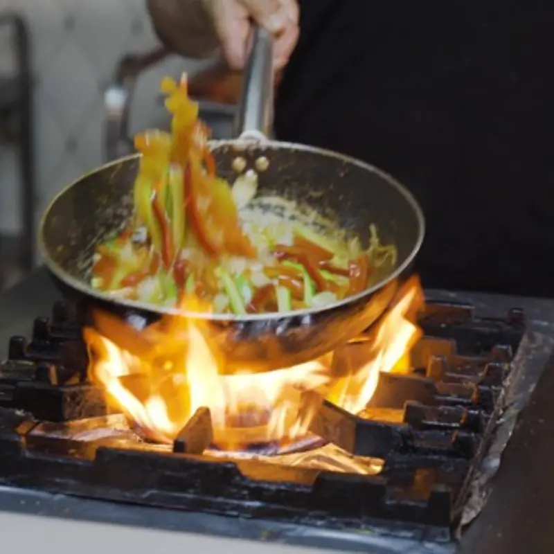 Two Cooking Mistakes That “Pave the Way” for Various Types of Cancer: Almost Everyone Makes at Least One of Them in Their Lifetime