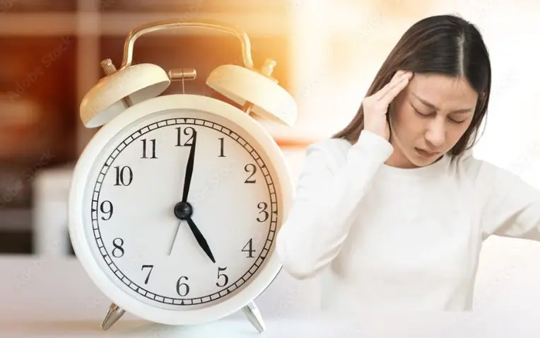 4 Things to Avoid After 5 PM to Lower Your Risk of Stro.ke