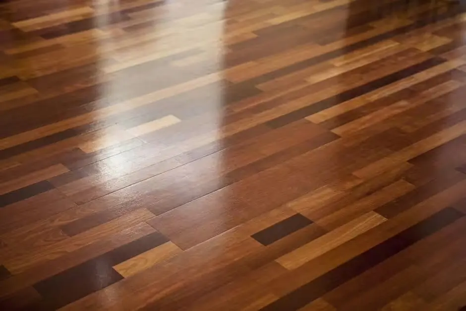 Shiny, Dust-Free Wooden Floors for a Whole Month