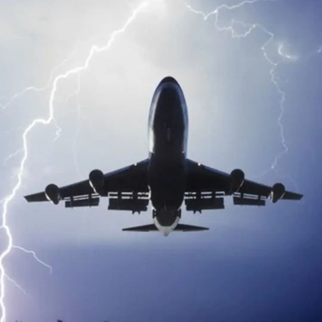Can a plane in the sky be struck by lightning? Are the passengers inside safe?