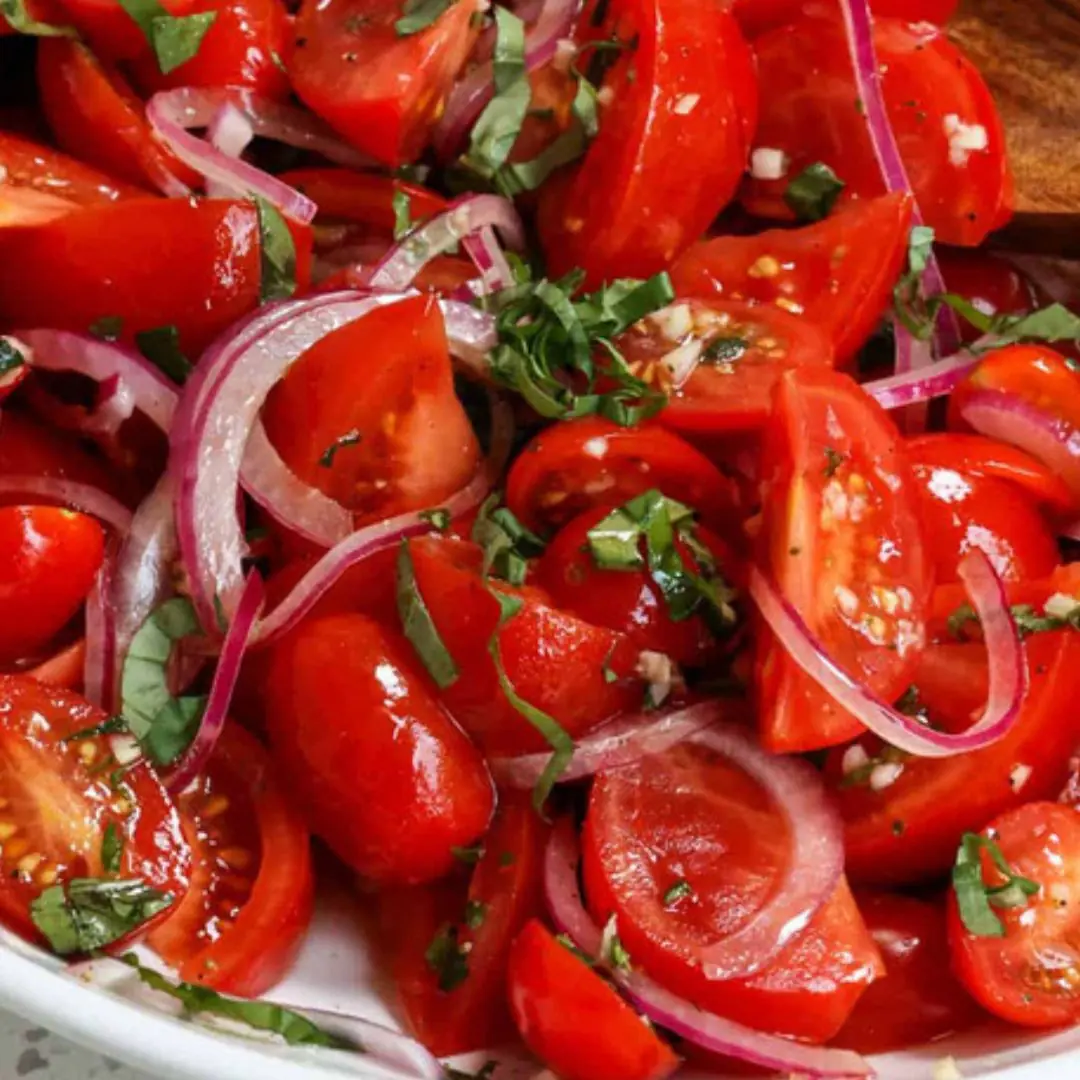 Tomatoes are good for health but 6 groups of people should not eat them to prevent adverse symptoms