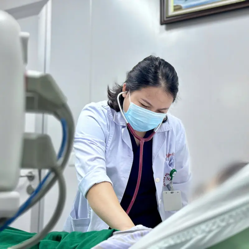 A 25-Year-Old Girl Developed L.ung Consolidation in Just 3 Days