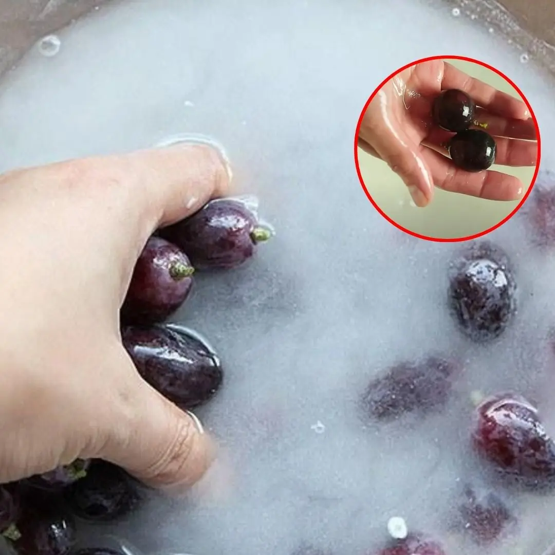 Tips for washing grapes to remove dirt and worm eggs, and to safely eat the skin