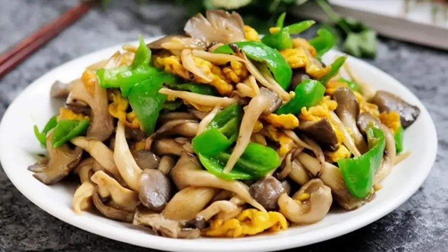 5 Foods That Become Harmful When Reheated