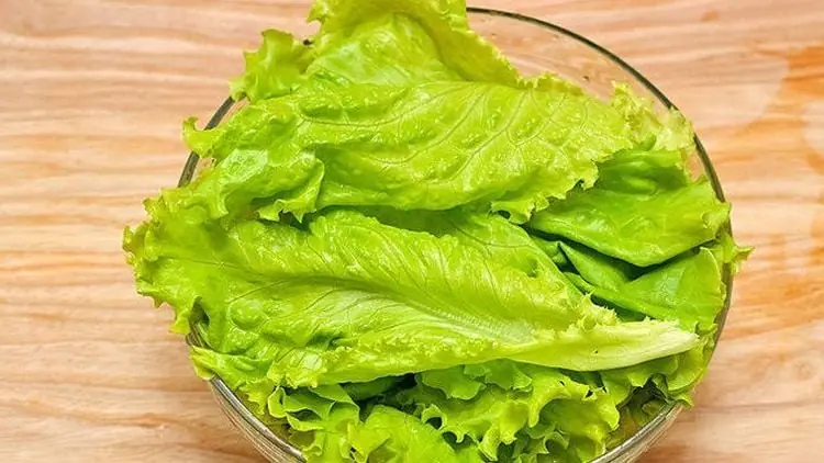 A 33-Year-Old Woman Ate Lettuce at Every Meal—Three Months Later