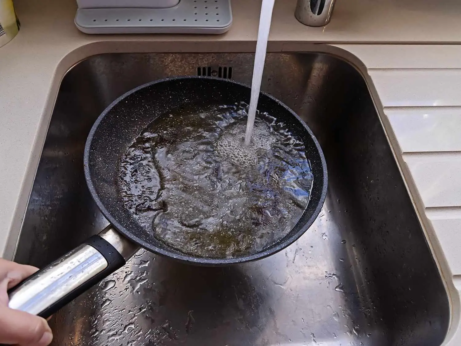 6 DON’Ts When Using Nonstick Pans to Avoid Health Risks