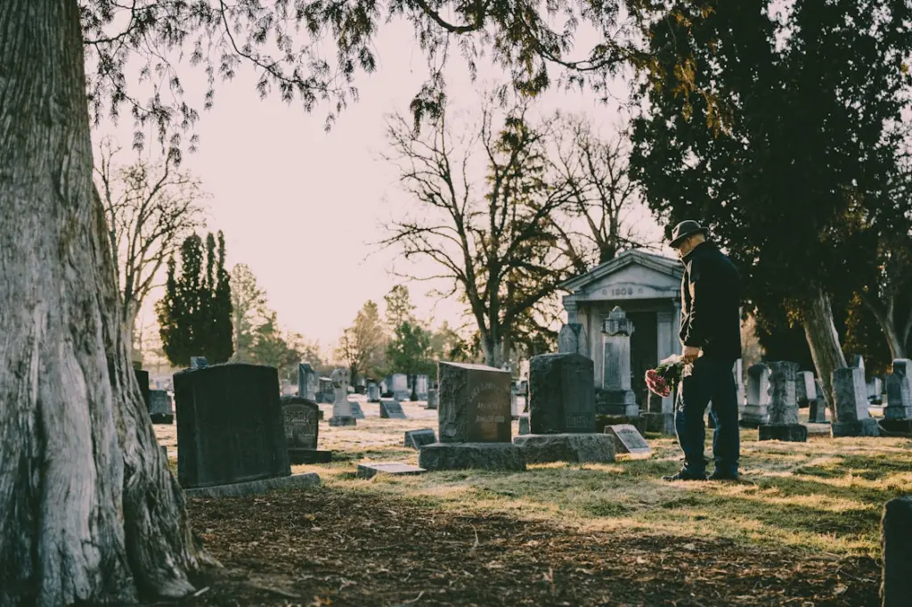 4 Things You Should Never Say At A Funeral — No Matter What