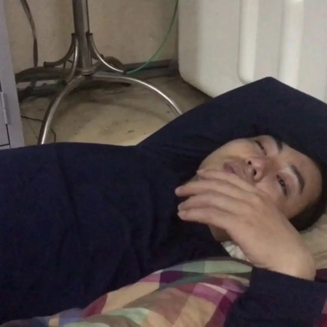 Is sleeping with eyes open harmful?