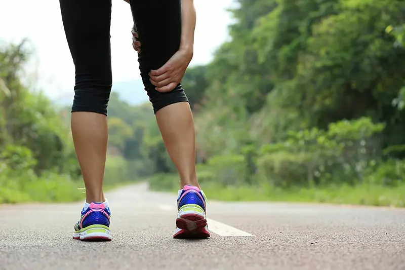 People with Blo.od Clots Often Experience 4 Unusual Symptoms While Walking