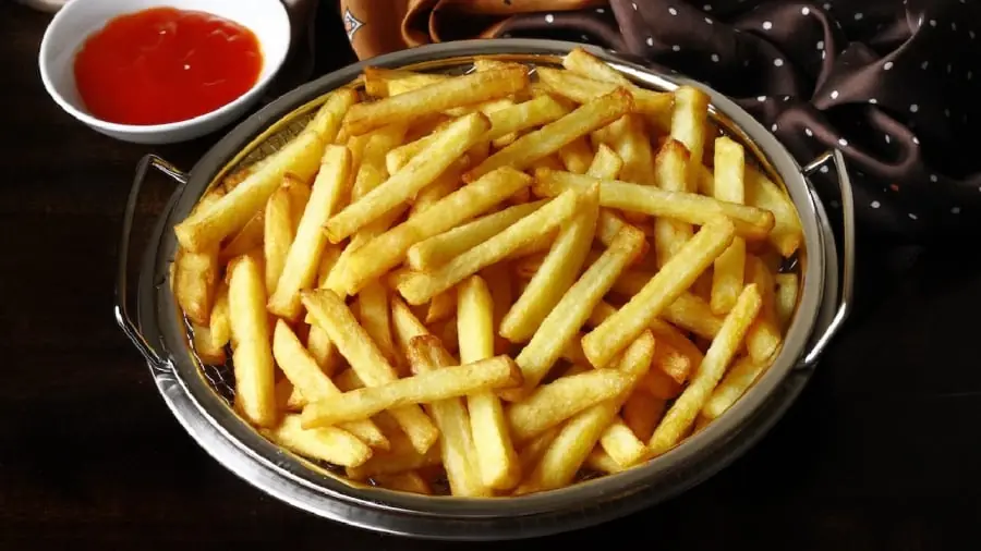 3 Tips for Perfectly Golden, Extra Crispy French Fries That Stay Crunchy for Hours