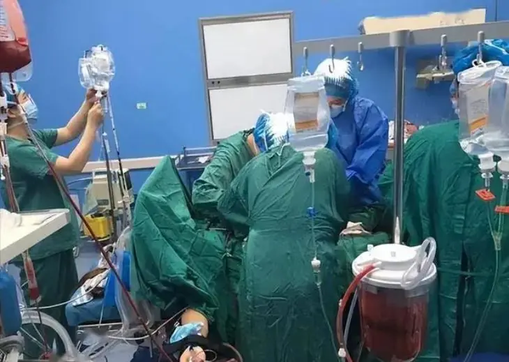 Waking Up at Night to Drink Water, a 59-Year-Old Man Di.ed Five Days Late