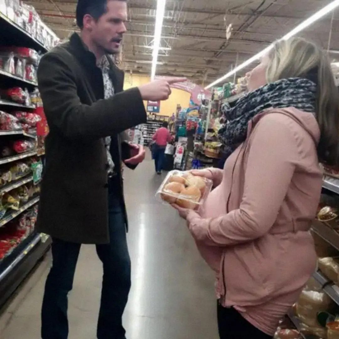 Father of My Baby Mocked Me for Picking $3 Buns for Dinner at the Grocery Store — Next Moment, My Future Was Rewritten