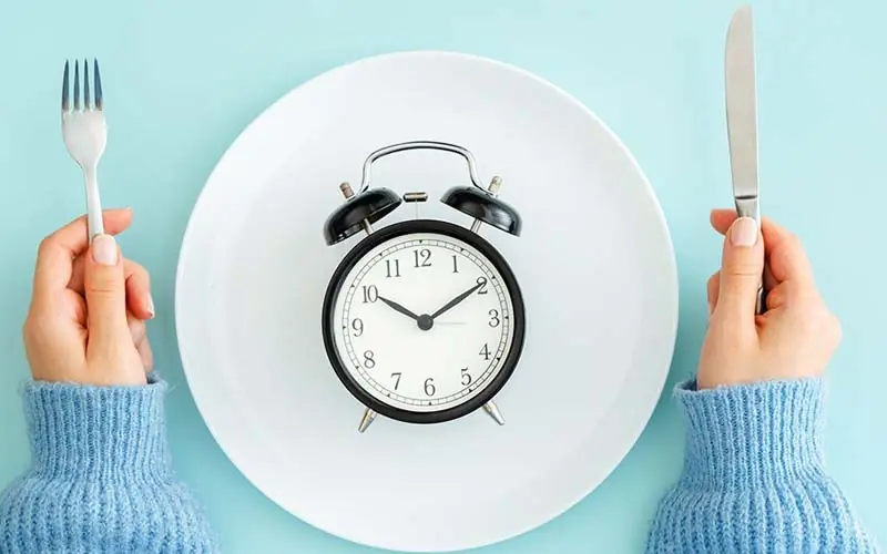 What Really Happens to Your Body When You Skip Dinner for a Month
