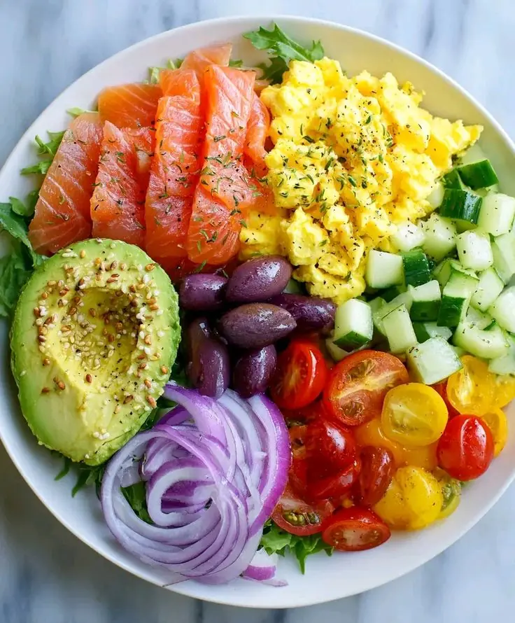 Fresh Salmon & Veggie Power Salad