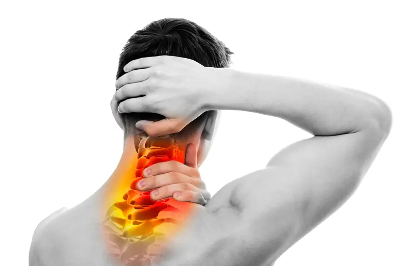 6 things you should absolutely never do when you have neck and shoulder pain